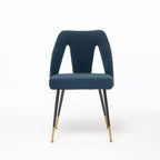 Silla de comedor moderna contemporánea de terciopelo - Tachuelas, patas de metal negro con puntas doradas