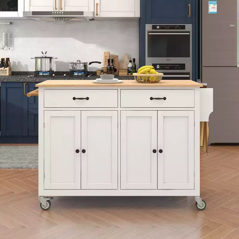 Isla de cocina con encimera de madera y ruedas con freno