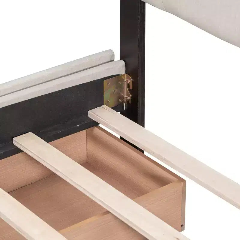 Cama plataforma tapizada Queen Size con cabecero clásico y 4 cajones